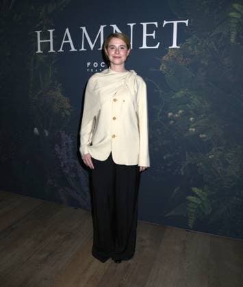 November 21, 2025, New York, Ny, United States: Jessie Buckley attends the New York Premiere of Hamnet . Held at The Whitby Hotel in New York. Zuma Press November 21, 2025. New York United States - ZUMAp281 20251121_zea_p281_031 Copyright: xPhotoxImagexPressx