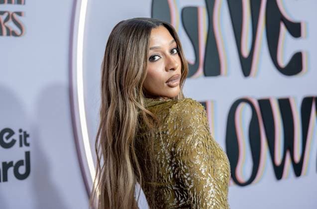 November 21, 2025, Beverly Hills, California, USA: Victoria Monet arrives on the red carpet of the 2025 Give Her FlowHERS Gala at The Beverly Hilton Hotel in Beverly Hills, California on November 21, 2025. Beverly Hills USA - ZUMAt169 20251121_zep_t169_008 Copyright: xConnorxTerryx