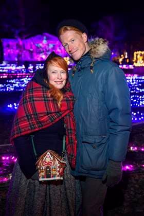 abb- Enie van de Meiklokjes und Tobias Staerbo Moderatorin Freund zu Gast bei der Premiere Weihnachten im Tierpark mit Promis am 21.11.2025 in Berlin Berlin Deutschland