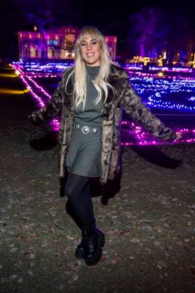 abb- Annemarie Eilfeld Sangerin zu Gast bei der Premiere Weihnachten im Tierpark mit Promis am 21.11.2025 in Berlin Berlin Deutschland