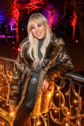 abb- Annemarie Eilfeld Sangerin zu Gast bei der Premiere Weihnachten im Tierpark mit Promis am 21.11.2025 in Berlin Berlin Deutschland