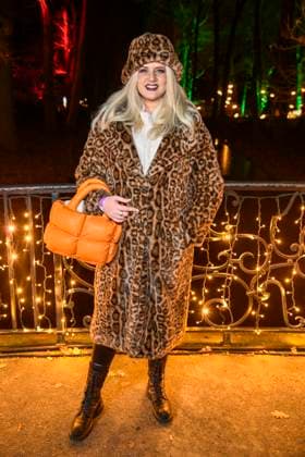 abb- Sarah Knappik zu Gast bei der Premiere Weihnachten im Tierpark mit Promis am 21.11.2025 in Berlin Berlin Deutschland