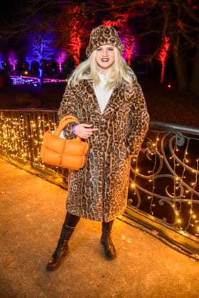 abb- Sarah Knappik zu Gast bei der Premiere Weihnachten im Tierpark mit Promis am 21.11.2025 in Berlin Berlin Deutschland