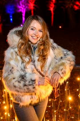 abb- Marie von Bose Schauspielerin und Influencerin zu Gast bei der Premiere Weihnachten im Tierpark mit Promis am 21.11.2025 in Berlin Berlin Deutschland