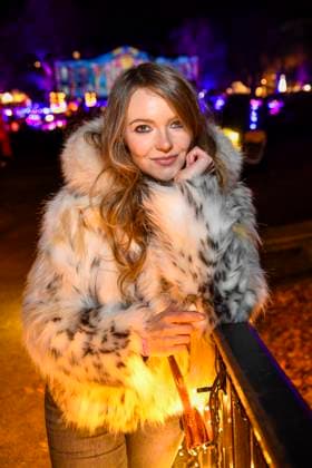 abb- Marie von Bose Schauspielerin und Influencerin zu Gast bei der Premiere Weihnachten im Tierpark mit Promis am 21.11.2025 in Berlin Berlin Deutschland