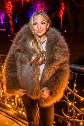abb- Influencerin Michelle Bischoff zu Gast bei der Premiere Weihnachten im Tierpark mit Promis am 21.11.2025 in Berlin Berlin Deutschland