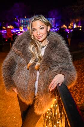 abb- Influencerin Michelle Bischoff zu Gast bei der Premiere Weihnachten im Tierpark mit Promis am 21.11.2025 in Berlin Berlin Deutschland