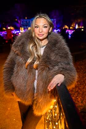 abb- Influencerin Michelle Bischoff zu Gast bei der Premiere Weihnachten im Tierpark mit Promis am 21.11.2025 in Berlin Berlin Deutschland