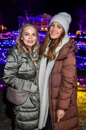 abb- Regina Halmich und Johanna Klum zu Gast bei der Premiere Weihnachten im Tierpark mit Promis am 21.11.2025 in Berlin Berlin Deutschland