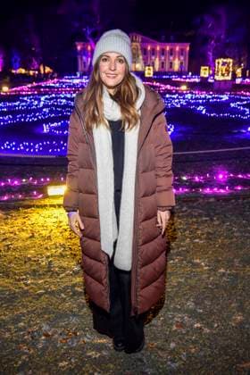 abb- Johanna Klum Moderatorin Wintermuetze zu Gast bei der Premiere Weihnachten im Tierpark mit Promis am 21.11.2025 in Berlin Berlin Deutschland