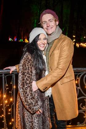 abb- Nadja Jo Klapper und Johannes Heinrichs zu Gast bei der Premiere Weihnachten im Tierpark mit Promis am 21.11.2025 in Berlin Berlin Deutschland