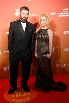 Fausto Puglisi mit Gast bei der amfAR Las Vegas Gala 2025 im Hotel Wynn Las Vegas. Las Vegas, 21.11.2025