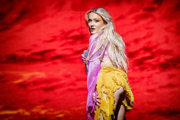 Zara Larsson live in Oslo, Norway Oslo, Norway. 21st, November 2025. The Swedish singer Zara Larsson performs a live concert at Unity Arena in Oslo. Norway, Oslo, Unity Arena  Copyright: xGonzalesxPhoto TerjexDokkenx