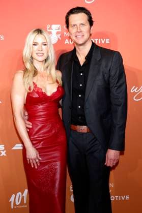 Ali Larter mit Ehemann Hayes MacArthur bei der amfAR Las Vegas Gala 2025 im Hotel Wynn Las Vegas. Las Vegas, 21.11.2025