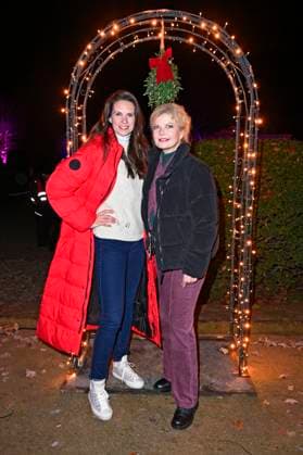 Katrin Wrobel und Eva Imhof bei der Eröffnung von Weihnachten im Tierpark 2025 am Schloss Friedrichsfelde im Tierpark Berlin. Berlin, 21.11.2025