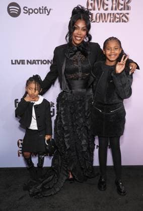 4th Annual Femme It Forward Give Her FlowHERS Gala at The Beverly Hilton Featuring: Nikki Taylor, Family Where: Los Angeles, California, United States When: 21 Nov 2025 Credit: Faye s Vision Cover Images EDITORIAL USE ONLY. NOT FOR USE BY NEWSPAPERS BASED IN THE UK. Copyright: xx coverimg55286004