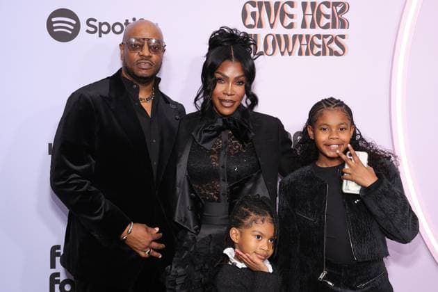 4th Annual Femme It Forward Give Her FlowHERS Gala at The Beverly Hilton Featuring: Nikki Taylor, Family Where: Los Angeles, California, United States When: 21 Nov 2025 Credit: Faye s Vision Cover Images EDITORIAL USE ONLY. NOT FOR USE BY NEWSPAPERS BASED IN THE UK. Copyright: xx coverimg55286009
