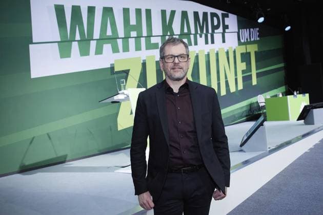 Landesdelegiertenkonferenz Bündnis90 Die Grünen ** NUR FÜR REDAKTIONELLE ZWECKE ** EDITORIAL USE ONLY **<p>Werner Graf (Bündnis90 Die Grünen), Fraktionsvorsitzender im Abgeordnetenhaus, nimmt an der Landesdelegiertenkonferenz seiner Partei teil. Im Lauf der Konferenz soll unter anderem ein Spitzenkandidat für die Abgeordnetenhauswahl nominiert werden. Deutschland Berlin Berlin Copyright: JörgxCarstensen *** State Delegates Conference Bündnis90 Die Grünen FOR EDITORIAL PURPOSES ONLY EDITORIAL USE ONLY p Werner Graf Bündnis90 Die Grünen , parliamentary group leader in the House of Representatives, takes part in his partys state delegates conference Among other things, a top candidate for the House of Representatives elections is to be Copyright: JörgxCarstensen doc83dew4uwsi9x63yhaic ,EDITORIAL USE ONLY