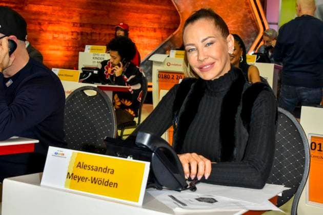 ABB Alessandra Alex Meyer Wölden Woelden Moderatorin zu Gast am Spendentelefon im RTL Studio beim Charity zum 30.Geburtstag des RTL Spendenmarathon - wir helfen Kindern bei RTL Deutschland am 21.11.2025 2.Spendentag in Koeln Deutz NRW Deutschland