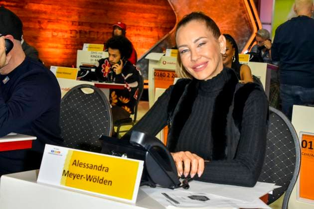 ABB Alessandra Alex Meyer Wölden Woelden Moderatorin zu Gast am Spendentelefon im RTL Studio beim Charity zum 30.Geburtstag des RTL Spendenmarathon - wir helfen Kindern bei RTL Deutschland am 21.11.2025 2.Spendentag in Koeln Deutz NRW Deutschland