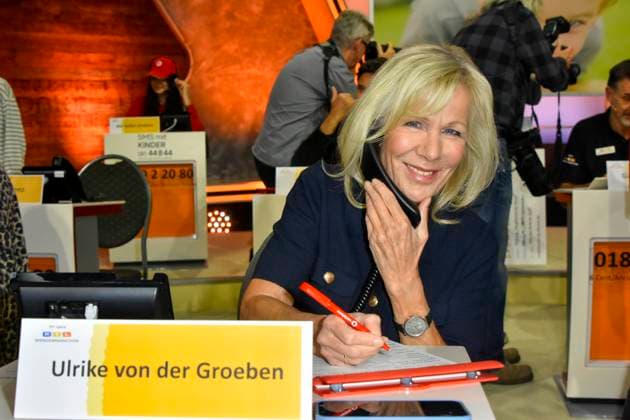 ABB Ulrike von der Groeben Moderatorin zu Gast am Spendentelefon im RTL Studio beim Charity zum 30.Geburtstag des RTL Spendenmarathon - wir helfen Kindern bei RTL Deutschland am 21.11.2025 2.Spendentag in Koeln Deutz NRW Deutschland