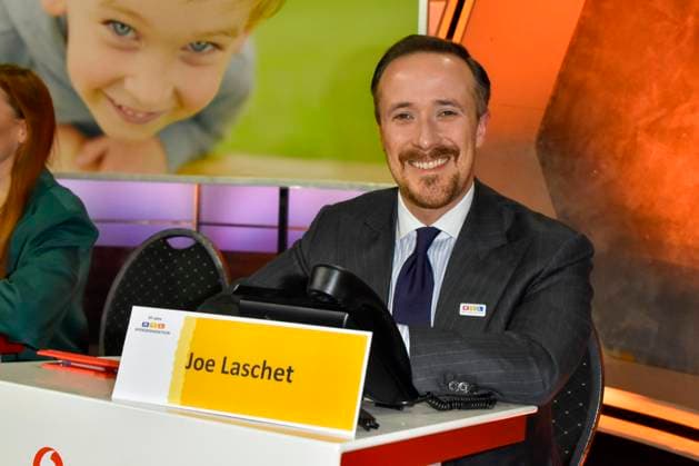 ABB Joe Laschet zu Gast am Spendentelefon im RTL Studio beim Charity zum 30.Geburtstag des RTL Spendenmarathon - wir helfen Kindern bei RTL Deutschland am 21.11.2025 2.Spendentag in Koeln Deutz NRW Deutschland