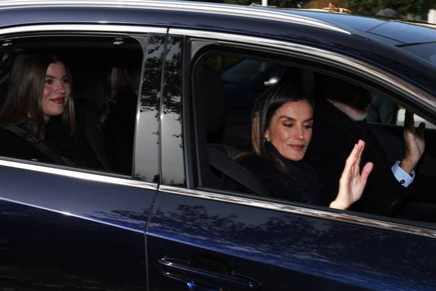 King Juan Carlos arrives at El Pardo Palace to meet with his family Infanta Sofia and Queen Letizia on their arrival at El Pardo Palace, November 22, 2025, in Madrid Spain FAMOUSES EL PARDO ROYALTY MONARCHY José Madrid Madrid Madrid Spain  Copyright: xJosÃ xRuizx 7118510