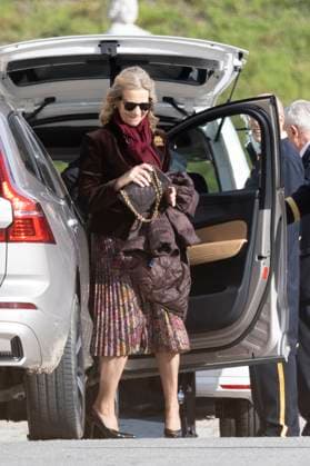 King Juan Carlos arrives at El Pardo Palace to meet with his family Infanta Elena on her arrival at El Pardo Palace, on November 22, 2025, in Madrid Spain FAMOUSES EL PARDO ROYALTY MONARCHY José Madrid Madrid Madrid Spain  Copyright: xJosÃ xRuizx 7118546