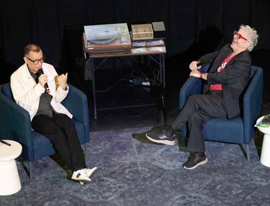 November 22, 2025, Dallas, Texas, USA : FRED ARMISEN being interviewed by BART WEISS Artistic Director at VideoFest Dallas USA - ZUMAm147 20251122_zap_m147_004 Copyright: xHossxMcBainx