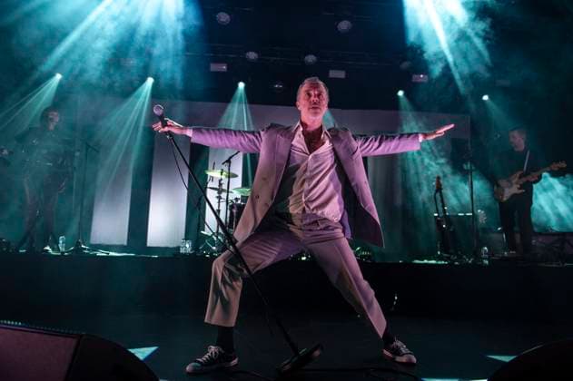 Baxter Dury at Eventim Apollo Baxter Dury performs at Eventim Apollo in London on 22nd November 2025., Credit:Zoran Veselinovic Avalon UK, London, Eventim Apollo  Copyright: xZoranxVeselinovicx xAvalonx 1054060581