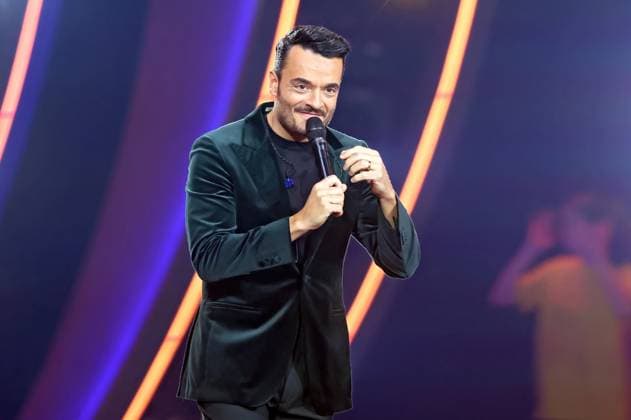 ZDF - Die Giovanni Zarrella Show . Giovanni Zarrella während der ZDF - Unterhaltungssendung Die Giovanni Zarrella Show am 22.11.2025 in der Messehalle Offenburg. 20251122SBK0003