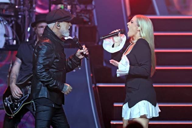ZDF - Die Giovanni Zarrella Show . Sänger Nino de Angelo und Sängerin Marina Marx während der ZDF - Unterhaltungssendung Die Giovanni Zarrella Show am 22.11.2025 in der Messehalle Offenburg. 20251122SBK0062