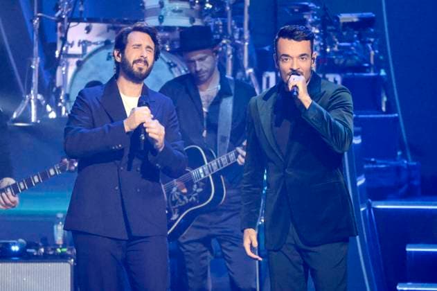 Josh Groban und Giovanni Zarrella in der ZDF-Musikshow Die Giovanni Zarrella Show live aus der Messe Offenburg. Offenburg, 22.11.2025
