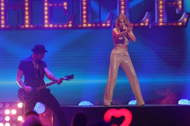 Die Giovanni Zarrella Show - Wir sagen Dankeschön Michelle (Deutsche Schlagersängerin). Die Giovanni Zarrella Show. ZDF-Live Sendung vom 22.11.2025 in der Baden-Arena Offenburg unter dem Motto Wir sagen Dankeschön. Offenburg, Baden-Württemberg, Deutschland.