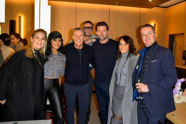 ABB Roman Weidenfeller, Christian Eigen, Sandra Eigen, Uta Boecken,Dominic Scholter, Silvia Plaß Peter Plass bei der Wiedereroeffnung der MC Donald Filiale Schnell Restaurant in Essen am 23.11.2025 NRW Deutschland