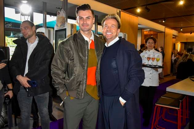 ABB Paul Henry Duval, Sandro Rath bei der Wiedereroeffnung der MC Donald Filiale Schnell Restaurant in Essen am 23.11.2025 NRW Deutschland