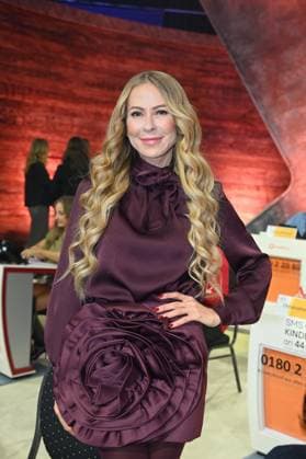 Moderatorin Jenny Elvers nimmt am 30. RTL Spendenmarathon wir helfen Kindern 2025 teil *** Presenter Jenny Elvers takes part in the 30 RTL telethon wir helfen Kindern 2025