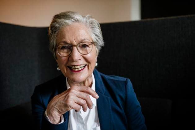 Smiling businesswoman with glasses and short hair indoors model released, Symbolfoto property released, KNSF11949