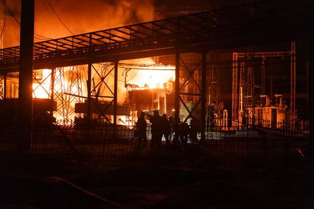 Aftermath of Russian drone attacks in Kharkiv KHARKIV, UKRAINE - NOVEMBER 23: Firefighters and city cleaning personnel work at the area after Russian forces launched drone attacks that impacted on an electrical power station, damaging the buildings surrounding it in Kharkiv, Ukraine on November 23, 2025. As a result of the 5 drone attacks, part of the city is in blackout. Carlo Bravo Anadolu Kharkiv Ukraine. Editorial use only. Please get in touch for any other usage.  Copyright: x2025xAnadoluxCarloxBravox
