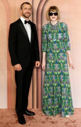 Celebs Attend Inaugural Franca Fund Gala - Doha Italian director and photographer, Francesco Carrozzini (L) and British-US fashion editor Anna Wintour pose on the red carpet of the inaugural Franca Fund Gala held on November 23, 2025 at the Museum of Islamic Art in Doha, Qatar. Photo by Balkis Press ABACAPRESS.COM Doha United Arab Emirates  Copyright: xBalkisxPress ABACAx