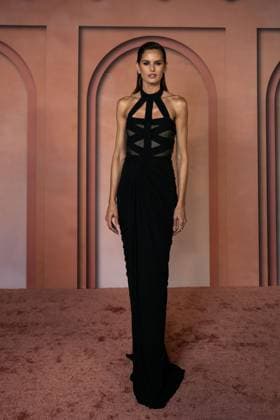 Celebs Attend Inaugural Franca Fund Gala - Doha Izabel Goulart arrives to the Franca Fund Gala at the Museum of Islamic Art, in Doha, Qatar, on November 23, 2025. Photo by Balkis Press ABACAPRESS.COM Doha United Arab Emirates  Copyright: xBalkisxPress ABACAx