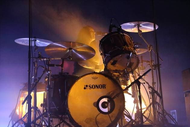 Leah Shapiro von der Band Black Rebel Motorcycle Club bei einem Konzert im Astra Kulturhaus in Berlin, 23. November 2025. Black Rebel Motorcycle Club Konzert Berlin