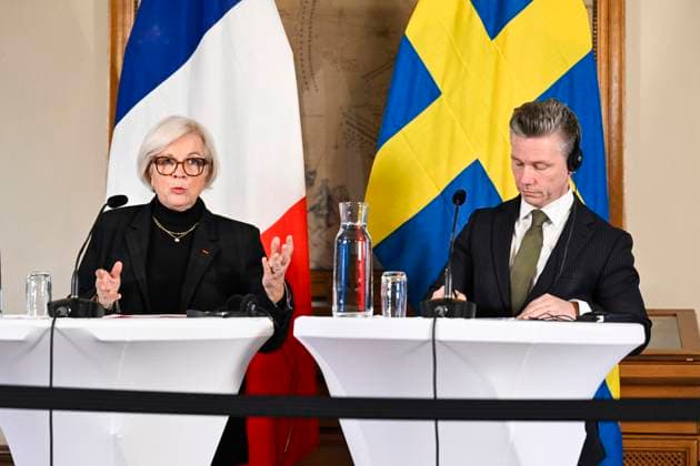 Defense Minister Pal Jonson meets with French Defense Minister Catherine Vautrin and holds a press conference at Karlberg Palace in Solna, Sweden, November 24, 2025. STOCKHOLM SWEDEN x10070x *** Defense Minister Pal Jonson meets with French Defense Minister Catherine Vautrin and holds a press conference at Karlberg Palace in Solna, Sweden, November 24, 2025 STOCKHOLM SWEDEN x10070x  Copyright: xJessicaxGow TTx FRANCE DEFENSE MINISTER VISIT SWEDEN lUWAu9qqyiw