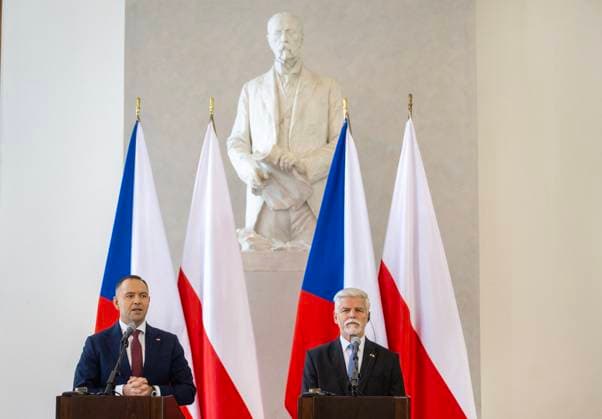 Czech President Petr Pavel, right, and his Polish counterpart Karol Nawrocki give a briefing at Prague Castle, at beginning of Polish President s visit to Prague, November 24, 2025. (CTKxPhoto MichaelaxRihova) CTKPhotoP2025112403897  CTKPhotoP2025112403897