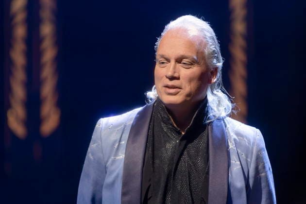 Andre Sarrasani präsentiert seine neue Dinner-Show Atlantis On Fire im Chapiteau am Elbepark in Dresden.