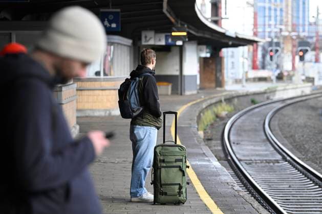 72-hours strike by railway unions (South station) BRUSSELS, BELGIUM - NOVEMBER 24 : South station : 72-hours strike by railway unions (23-26 11) on November 24, 2025 in Brussels, Belgium, 24 11 2025 Brussels Belgium  Copyright: xDidierxLebrunx
