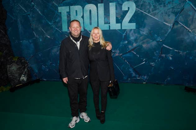 Premiere Troll 2 Oslo 20251124. Esben Selvig med sin kone Rebecca Medboe ankommer rod loper under premieren av storfilmen Troll 2 pa Colosseum kino mandag kveld. Foto: Thomas Fure NTB Oslo Norge 1rg7S9fQ6RE EDITORIAL USE ONLY Ref:1rg7S9fQ6RE.jpg Copyright: xThomasxFurex xNTBx