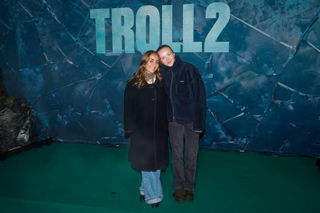 Premiere Troll 2 Oslo 20251124. Bertine Nessler og Hedda Rasmussen ankommer rod loper under premieren av storfilmen Troll 2 pa Colosseum kino mandag kveld. Foto: Thomas Fure NTB Oslo Norge BAzyU5Cw-58 EDITORIAL USE ONLY Ref:BAzyU5Cw-58.jpg Copyright: xThomasxFurex xNTBx