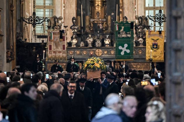 November 24, 2025, Milano, Mi, Italia: Ornella Vanoni s funeral in Milan Nov 24th 2025 Milano Italia  - ZUMAa289 20251124_zia_a289_073 Copyright: xNicolaxMarfisi Agfx
