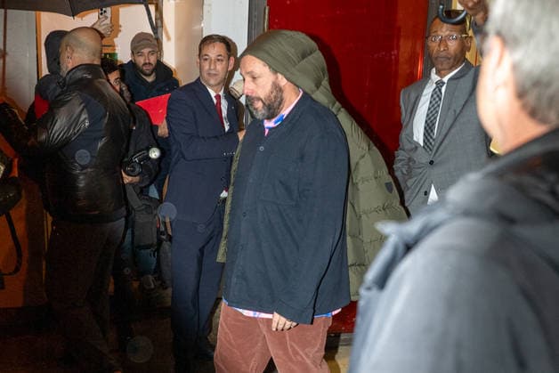 Adam Sandler leaving the French premiere of the Netflix film Jay Kelly at the Christine Cinema Club in Paris, France, on November 24, 2025 Yoann Ouahcene Bestimage Celebs leaving the French premiere of the Netflix film Jay Kelly at the Christine Cinema Club in Paris, France, on November 24, 2025 Paris France  Copyright: xYoannxOuahcenex xBestimagexYoannxOuahcenex xBestimagex
